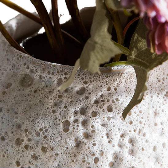 Contemporary Chinese Ceramic Vase Luxury Tabletop Decor with Unique Display Modern Design for Home