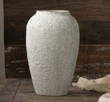 Contemporary Chinese Ceramic Vase Luxury Tabletop Decor with Unique Display Modern Design for Home